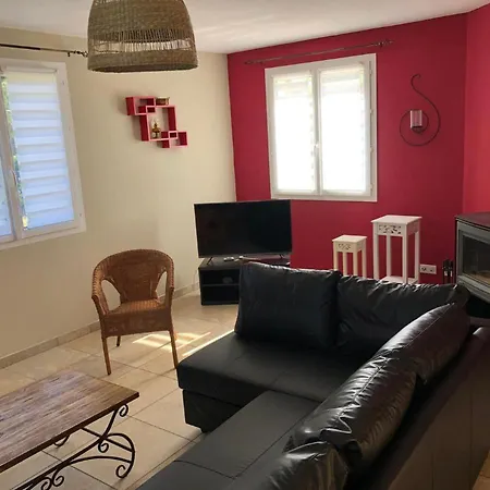 De Charme Avec Piscine Couverte Et 2500m2 De Terrain 호텔 Lablachère