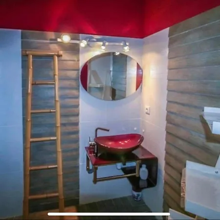 De Charme Avec Piscine Couverte Et 2500m2 De Terrain 3*